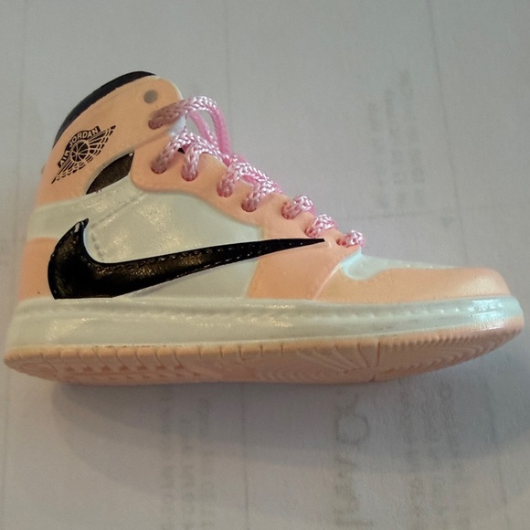 Nike keychain bag charm hightop Pink and White Sneaker - Picture 3 of 3